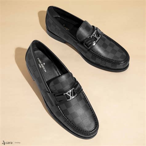 louis vuitton loafer.